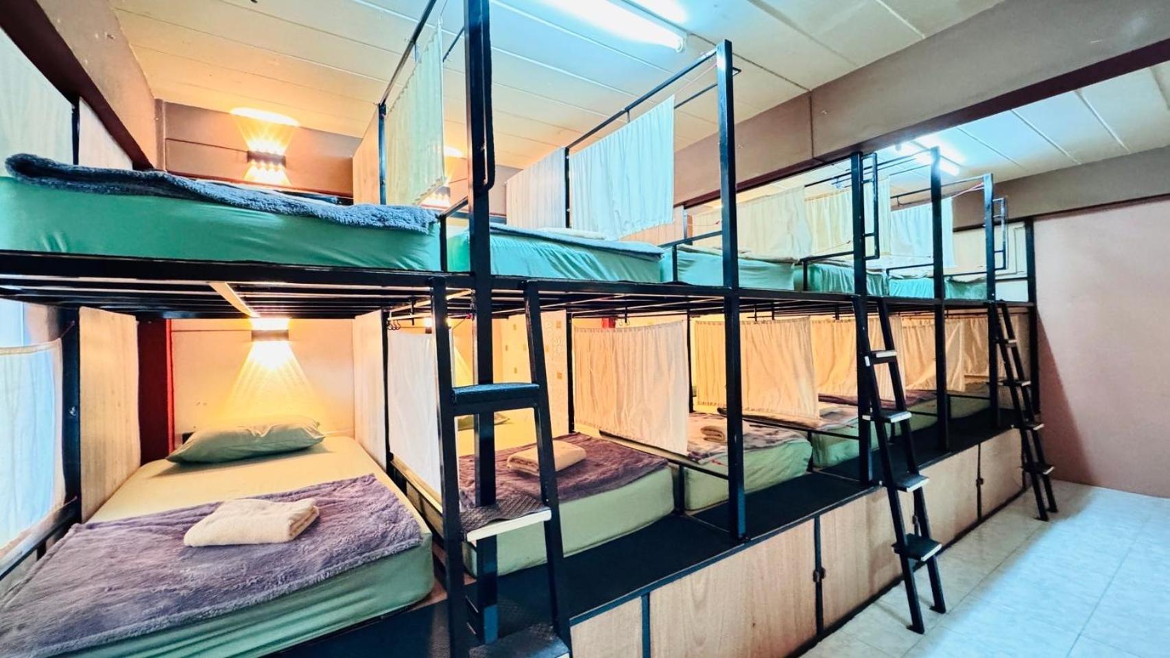 Stay At Moon Hostel Haad Rin Exteriör bild